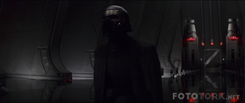 Star-Wars-The-Last-Jedi-2017-1080p-BluRay-x264-TR-Altyazi-TORK.mkv_snapshot_00.18.01.jpg