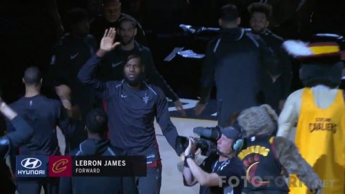 NBA-2018.04.11-NYK-vs-CLE-1.mkv_snapshot_00.01.40.jpg