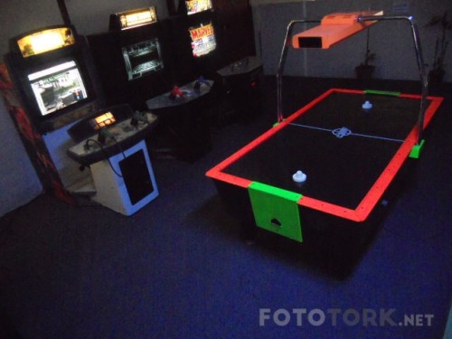 HAPPY-COMPANY-GAME-ROOM-JOB.jpg