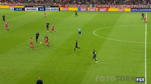 Champions-League-2017-2018-Yari-Final-Bayern-Munchen-vs-Real-Madrid-720p-WEB-DL-x264-AC3-TORK.mkv_snapshot_00.10.36.jpg