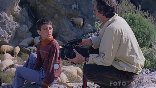 Gece-Yolculugu-1989-RESTORASYONLU-1080p-WEB-DL-x264-AC3-TORK.mkv_snapshot_00.41.03.jpg