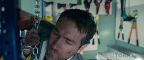 The-Hitmans-Bodyguard-2017-1080p-BluRay-x264-DUAL-TR-ENG-TORK_01_34_38_03_12.jpg