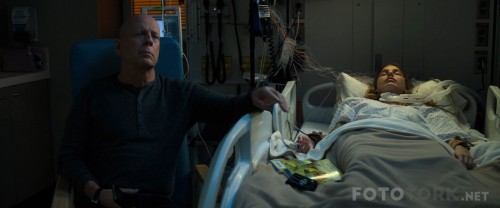 Death-Wish-Oldurme-Arzusu-2018-1080p-BluRay-x264-DUAL-TR-ENG-TORK_01_17_38_00_8.jpg