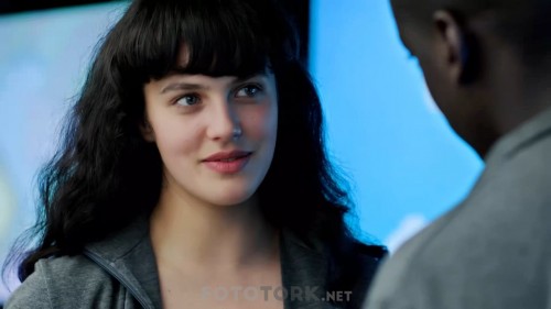 Black-Mirror-S01E02-Million-Merits-1080p-WEBRip-x265-HEVC-DUAL-TR-ENG-TORK.mkv_snapshot_00.18.11.jpg