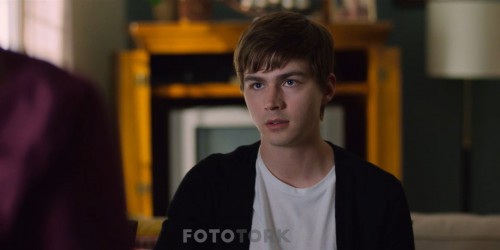 13-Reasons-Why---Olmek-Icin-13-Sebep-S02E01-Ilk-Polaroid.mkv_snapshot_15.11.jpg