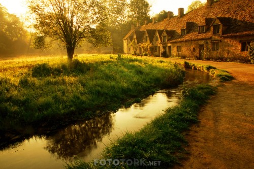 Morning-Mist-Arlington-Row-Bibury-Gloucestershire-England.jpg