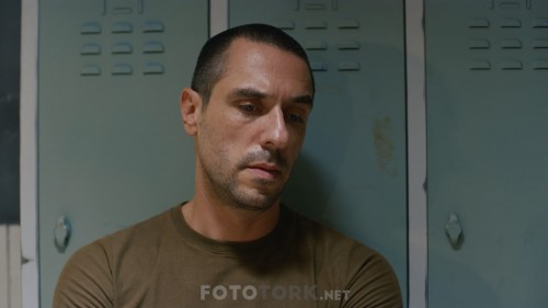 Boru-S01E02-Kar-Gibi-Beyaz-TORK.mkv_snapshot_00.42.31.491.jpg