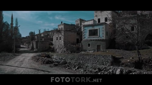 Helak---Kayip-Koy-2015-720p-WEB-DL-H264-AAC-TORK.mp4_snapshot_00.13.58.037.jpg
