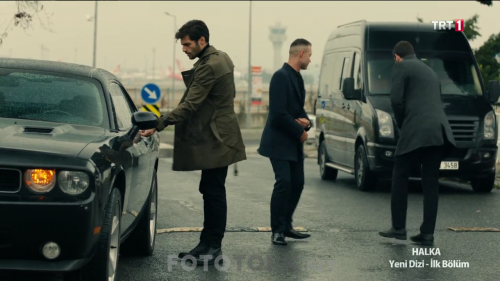 Halka.BL.01.HDTvRip.720p.AC3.by.TheWelleTy.TORK.mkv_003970520.png