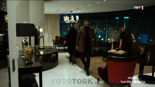 Halka.BL.01.HDTvRip.720p.AC3.by.TheWelleTy.TORK.mkv_005610320.png