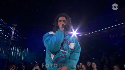 NBA-All-Star-Weekend-2019-Team-Giannis---Team-LeBron-18.02.19-720p-HDTVRip-x264-TORK.mkv_snapshot_00.43.19.879.jpg