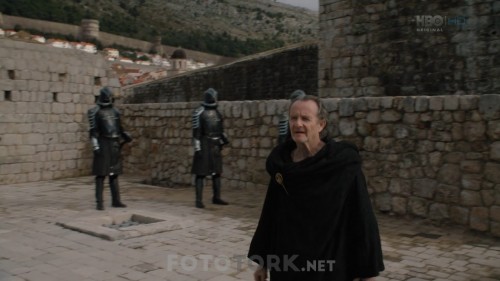 Game.Of.Thrones.S08E01.iNTERNAL.720p.HDTV.x264-TURBO.mkv_snapshot_15.51.350.jpg