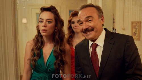 Aile-Arasinda-2017-1080p-WEB-DL-x264-SanSurSuz-TORK.mkv_snapshot_00.48.05.jpg