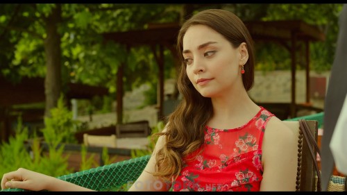 Sansimi-Seveyim-2017-1080p-NF-WEB-DL-H264-SanSurSuz-TORK.mp4_snapshot_00.24.44_2019.04.17_08.27.10.jpg