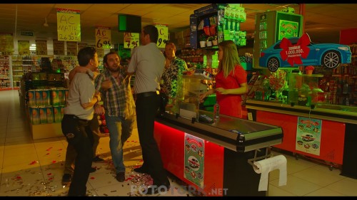Sansimi-Seveyim-2017-1080p-NF-WEB-DL-H264-SanSurSuz-TORK.mp4_snapshot_00.48.03_2019.04.17_08.27.39.jpg