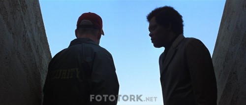 Olumsuz---Unbreakable-2000-1080p-BluRay-x264-DUAL-TR-ENG-TORK.mkv_snapshot_00.39.46.507.jpg