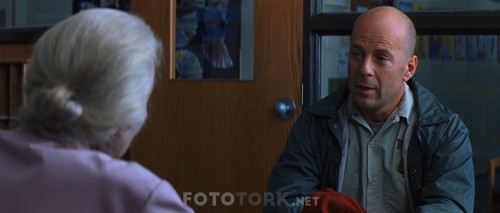 Olumsuz---Unbreakable-2000-1080p-BluRay-x264-DUAL-TR-ENG-TORK.mkv_snapshot_00.57.58.271.jpg