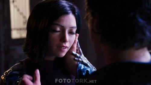 Alita.Battle.Angel.2019.1080p.WEB-DL.X264.AC3.DUAL.TR.ENG.TORK.mkv_snapshot_01.15.55.300.jpg