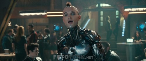 Alita.Battle.Angel.Alita.Savas.Melegi.2019.WEB-DL.ITunes.1080p.5.1.DUAL.TR-ENG.TORK.mkv_snapshot_00.58.23.708.jpg