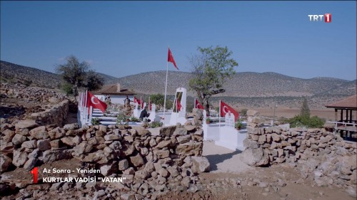 Kurtlar.Vadisi.Vatan.2017.HDTvRip.1080p.x264.AC3.by.cideli37.TORK.mkv_snapshot_01.38.54.jpg