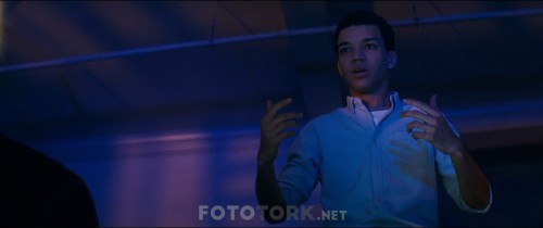 Pokemon.Detective.Pikachu.2019.1080p.BluRay.H264.DUAL.TR-ENG.TORK.mkv_snapshot_00.19.56.447.jpg