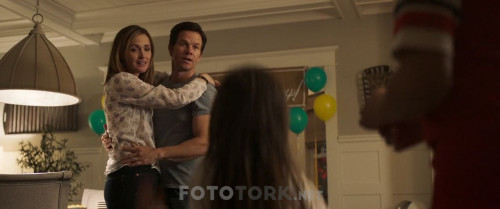 Instant-Family-Sipsak-Aile-2018-720p-BluRay-x264-DUAL-TR-ENG-TORK_00_35_27_09_3.jpg
