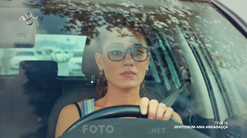 Seviyorum.Ama.Arkadasca.2016.HDTvRip.720p.x264.AC3.by.cideli37.TORK.mkv_snapshot_00.03.54.jpg
