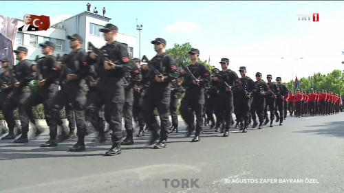 30.Agustos.Zafer.Bayrami.Ozel.HDTvRipAC3.by.cideli37.TORK.mkv_snapshot_01.09.14.jpg