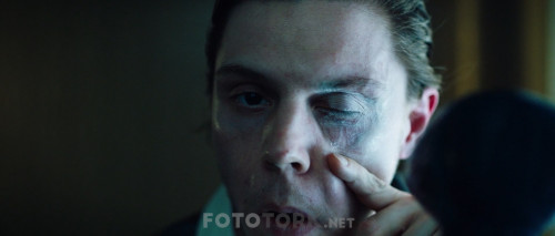 American.Animals.Amerikan.Soygunu.2018.BluRay.1080p.AC3.DUAL.TR-ENG.TORK.mkv_snapshot_00.01.45.038.jpg