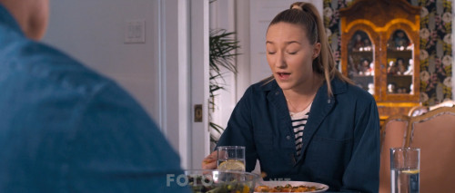 Tall.Girl.2019.1080p.WEBRip.NF.x264.AC3.DUAL.TR-ENG.TORK.mkv_snapshot_00.06.02.195.jpg