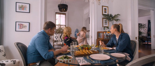 Tall.Girl.2019.720p.WEBRip.x264.AC3.DUAL.TR-ENG.TORK.mkv_snapshot_00.05.35.910.jpg