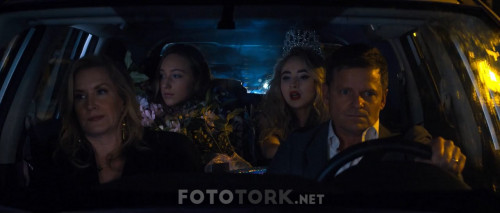 Tall.Girl.2019.720p.WEBRip.x264.AC3.DUAL.TR-ENG.TORK.mkv_snapshot_01.11.49.472.jpg