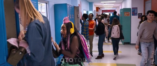 Tall.Girl.2019.HDRip.WEBRip.x264.AC3.TRDUB.TORK.mkv_snapshot_00.03.43.420.jpg