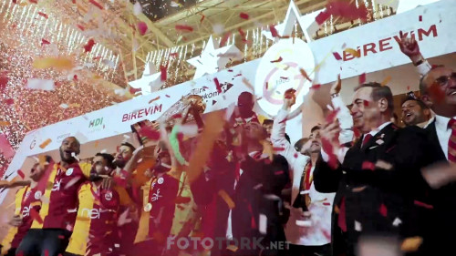 Galatasaray.Gala.Gecesi.Belgeseli.2019.1080p.WEBRip.H264.AC3.TORK.mkv_snapshot_36.29.jpg