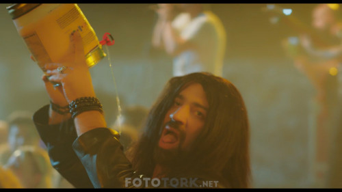 Cakallarla-Dans-5-2018-1080p-NF-WEB-DL-H264-SanSurSuz-TORK.mp4_snapshot_00.18.09_2019.10.03_08.58.27.jpg