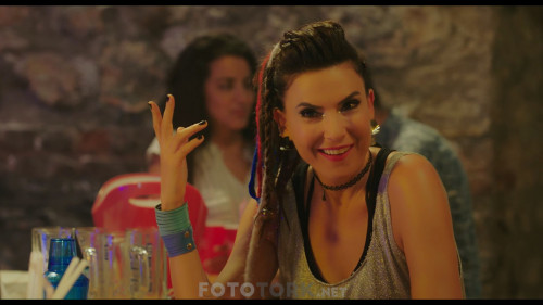 Cakallarla-Dans-5-2018-1080p-NF-WEB-DL-H264-SanSurSuz-TORK.mp4_snapshot_00.18.19_2019.10.03_08.58.46.jpg