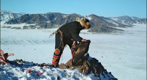 The.Eagle.Huntress.2016.720p.Bluray.x264.AC3.DUAL.TR-KAZ.TORK.mkv_snapshot_00.04.21.jpg
