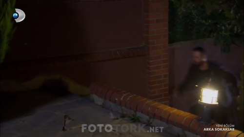 Arka.Sokaklar.BL.525.HDTvRip.720p.AC3.by.TheWelleTy.TORK.mkv_005116232.png