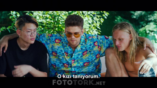 Ozgur-Dunya-720p-WEB-DL-x264-TORK_00_47_03_04_4.jpg