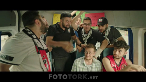 Sar-Basa-720p-WEB-DL-x264-TORK_00_10_05_02_1.jpg