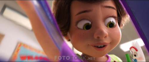 Toy.Story.4.2019.1080p.BluRay.x264.AC3.DUAL.TR-ENG.TORK.mkv_snapshot_00.14.44_2019.10.11_20.02.42.jpg