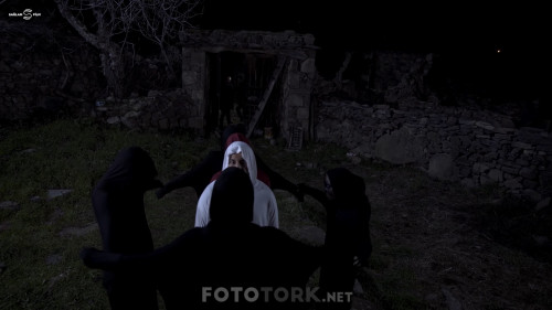 Ecinni---Tilsimli-Mezar-2019-1080p-WEB-DL-SanSurSuz-TORK.mkv_snapshot_01.01.20.380.jpg