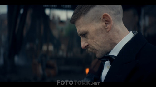 Peaky.Blinders.S05E04.MULTi.1080p.NF.WEB-DL.DDP5.1.Atmos.x264-ARK01-1.mkv_snapshot_20.13.114.jpg