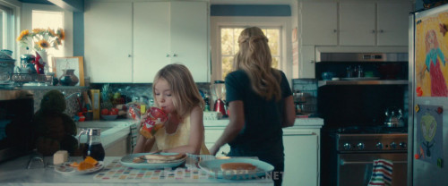 Stephanie-2018-1080p-BluRay-DUAL-TR-EN-TORK_00_34_29_00_4.jpg