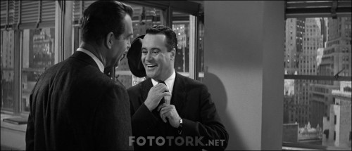 Garsoniyer---The-Apartment-1960-1080p-BluRay-x264-DUAL-TR-ENG-TORK.mkv_snapshot_00.44.25.854.jpg