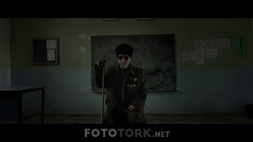 Rauf-2016-720p-WEB-DL-x264-TORK.mkv_snapshot_00.04.27.950.jpg