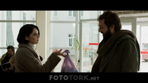 Tereddut-2016-720p-Netflix-WEB-DL-DD5.1.mkv_snapshot_00.04.02_2019.10.31_18.06.42.jpg
