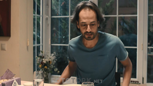 Senin.Hikayen.2013.WEB-DL.720p.AAC.by.cideli37.TORK.mkv_snapshot_01.13.10.jpg