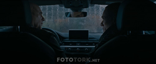 Koruyucu.Lukas.The-Bouncer.2018.BluRay.1080p.AC3.x264.DUAL.TR-ENG.TORK.mkv_snapshot_01.00.57.612.jpg