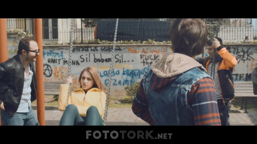 Cekmekoy.Underground.2015.WEB-DL.720p.AAC.by.cideli37.TORK.mkv_snapshot_00.03.42.jpg